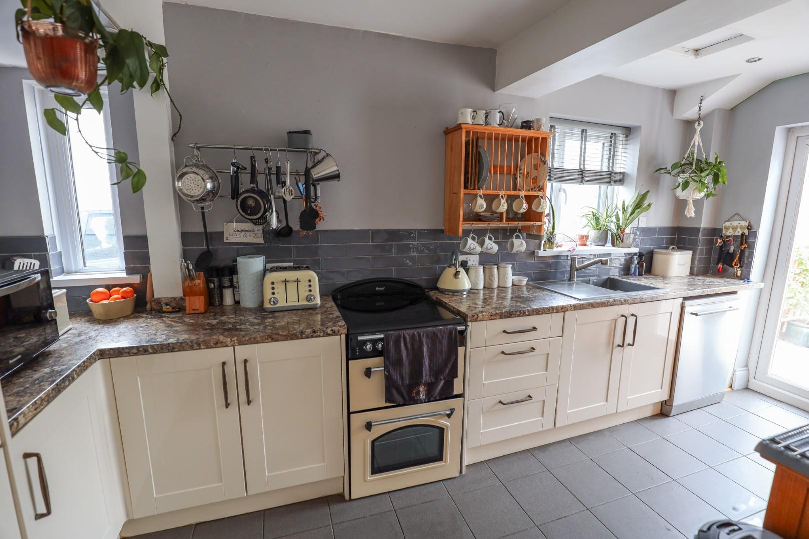 23 St. Brides Road, Wick, Nr Cowbridge, Vale of Glamorgan, CF71 7QB